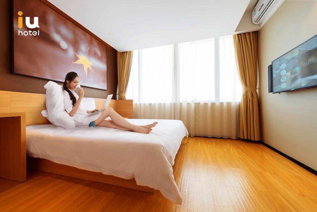 Iu Hotel Urumqi Shinianzi Bus Station מראה חיצוני תמונה