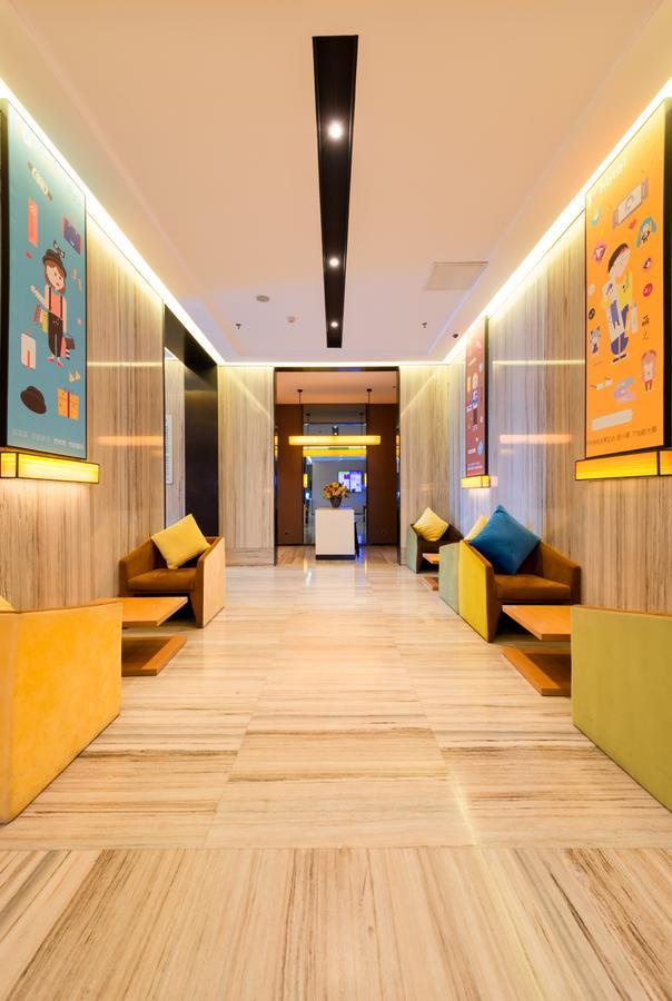 Iu Hotel Urumqi Shinianzi Bus Station מראה חיצוני תמונה